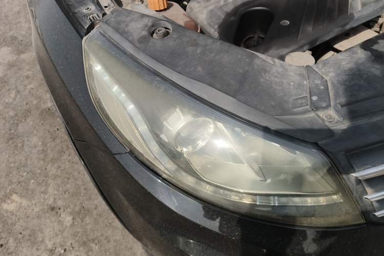 Used Dongfeng Fengon 580 2016 1.5T CVT Luxury Model Right Front Headlight