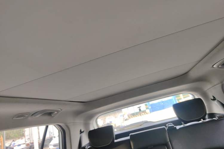 Used Hyundai ix25 2017 1.6L Automatic Smart Version Headliner