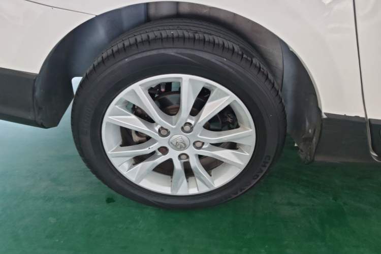 Used Baojun 730 2016 1.5L Manual Comfort Version 7 Seats China V Emission Standard Exterior 5