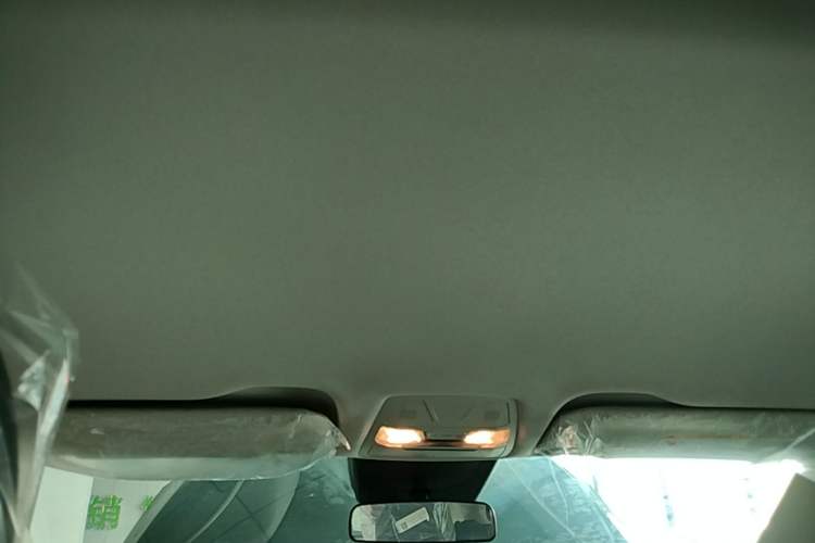 Used Hongqi E-QM5 2022 431 km Charge & Enjoy Edition
