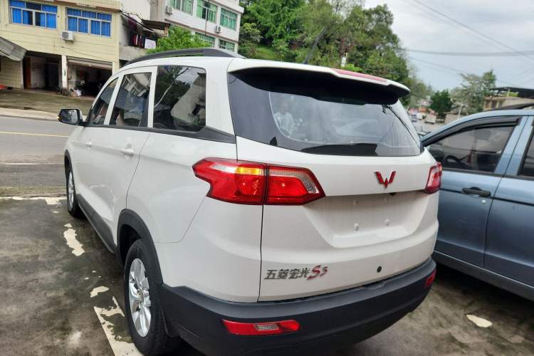 Used Wuling Hongguang S3 2019 1.5L Manual Standard Version China VI Standard Rear Left 45 Deg