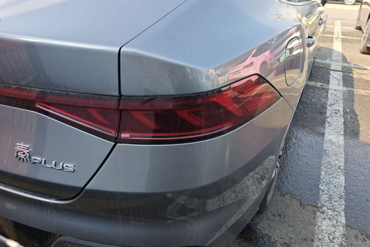 Used BYD Qin PLUS 2024 Honor Edition EV 510KM Beyond Model Right Rear Taillight