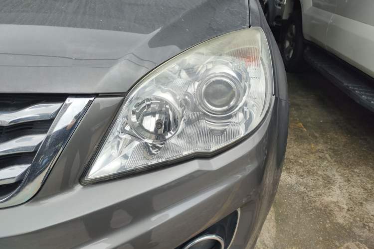 Used Haval H6 2014 Upgraded Model 2.0T Diesel Manual Two-Wheel Drive Urban Version