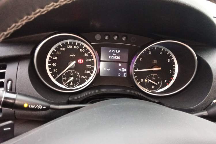 Used Mercedes-Benz R-Class 2017 R 320 4MATIC Business Edition Prestige Model