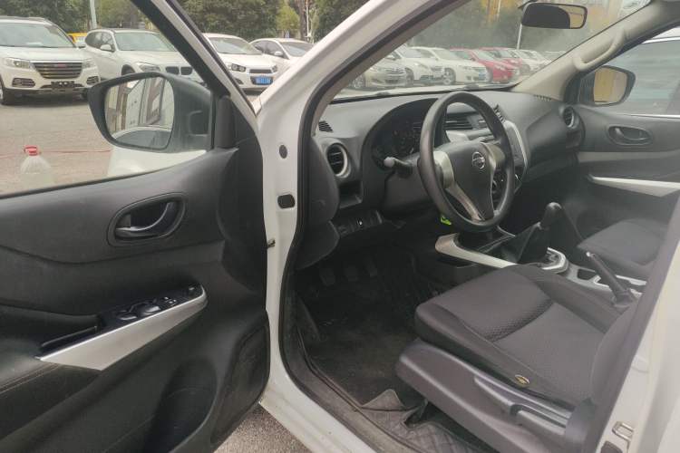 Used Nissan Navara 2017 2.5L Manual Two-Wheel Drive Standard Edition QR25