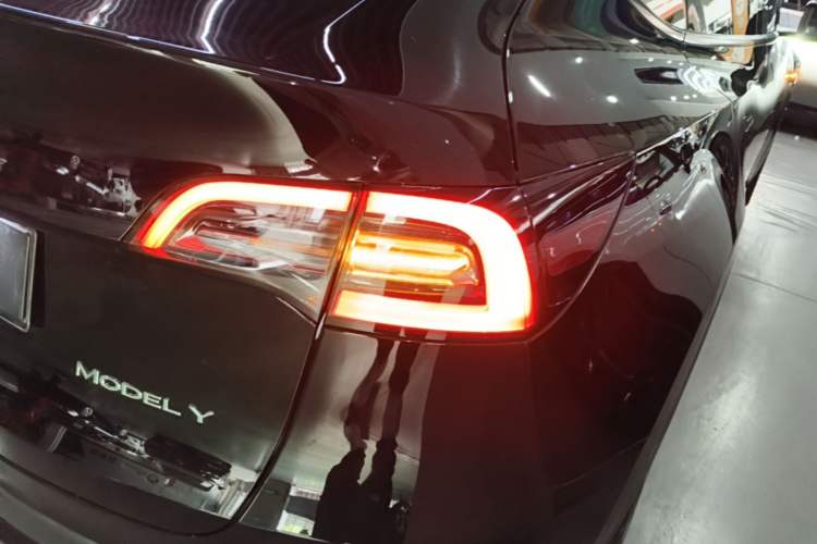 Used Tesla Model Y 2023 Rear-Wheel-Drive Version
