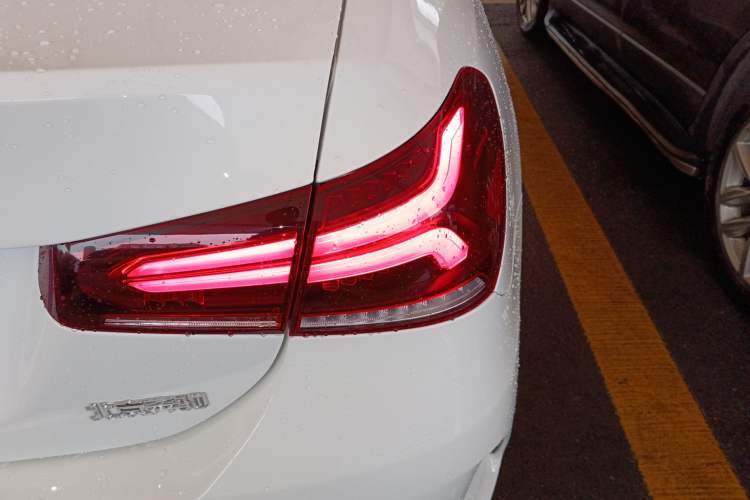 Used Mercedes-Benz A-Class 2022 Revised Version A 200 L Sport Sedan Fashionable Style Exterior 3