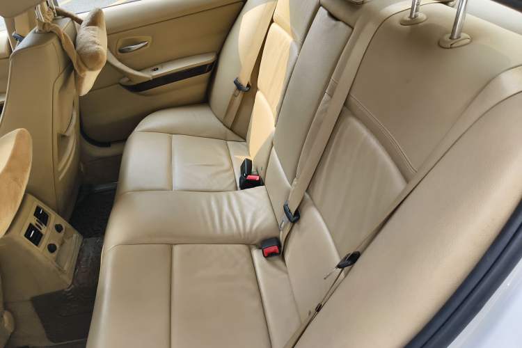 Used BMW 3 Series 2010 320i Luxury Model Left Rear Seat
