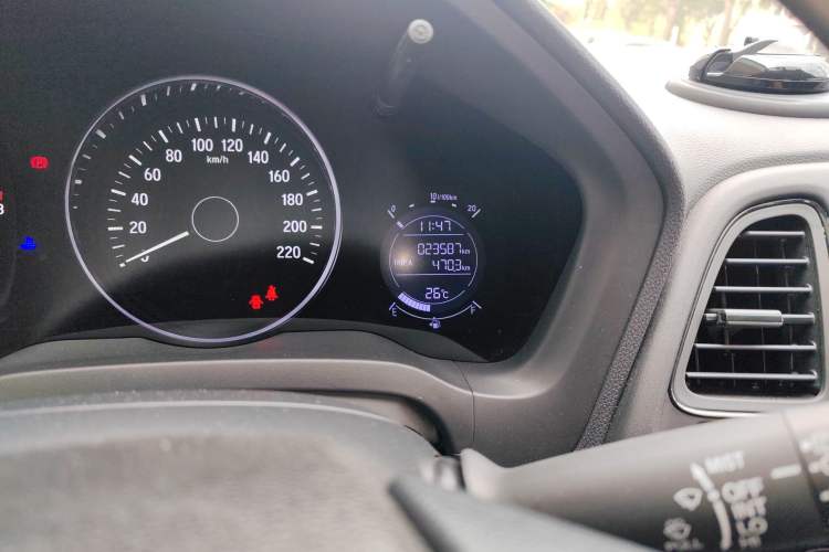 Used Honda Vezel 2022 1.5L CVT Phantom Night Pioneer Edition Odometer Close Up