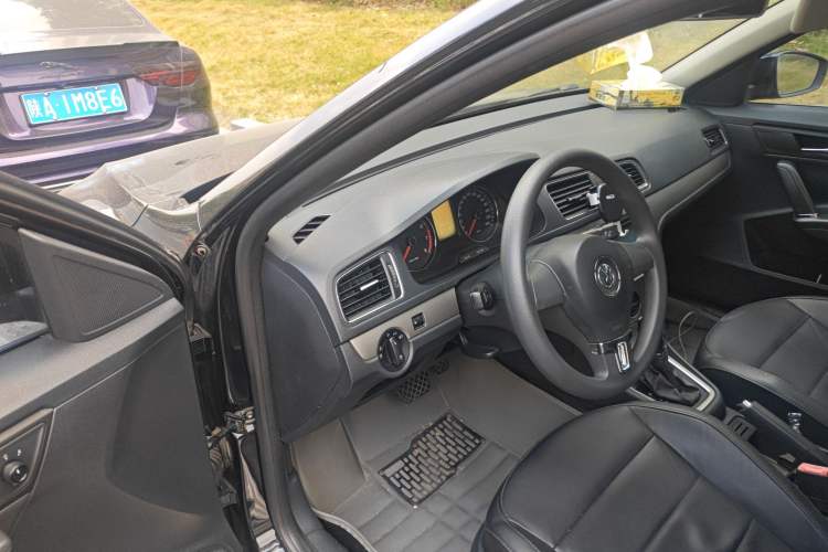 Used Volkswagen Lavida 2013 Restyled Classic 1.6L Automatic Comfort Edition
