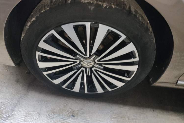 Used Volkswagen Passat 2020 330TSI Luxury Edition China VI
