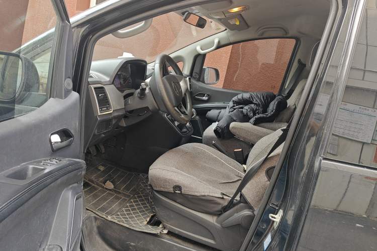 Used JAC Refine M4 2019 Business & Travel Series 2.0L Manual Speed Delivery Version China V Standard
