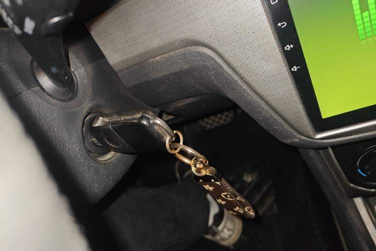 Used Volkswagen Gran Lavida 2015 1.6L Automatic Comfort Edition Interior 1