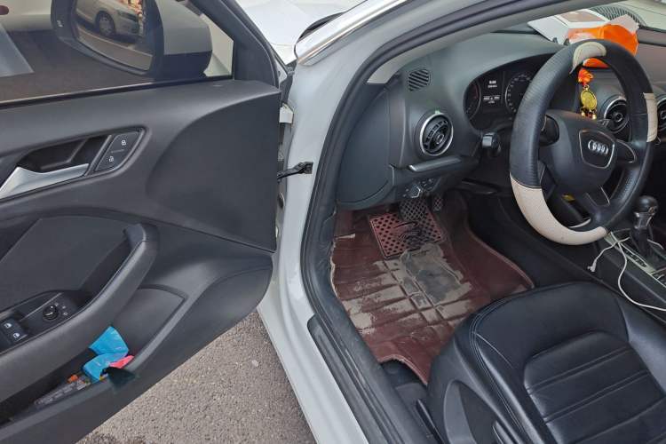 Used Audi A3 2014 Sportback 35 TFSI Automatic Ambition Edition Driver Seat