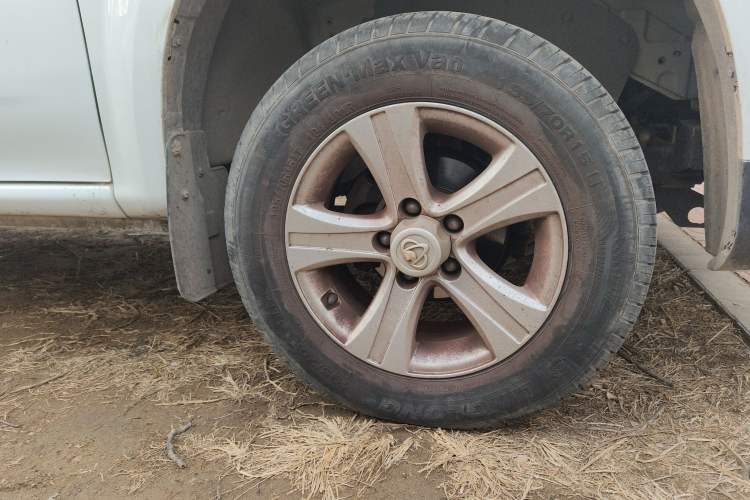 Used CHANGAN KAICHENG Shenqi F30 2018 1.5L Elite Edition Short Wheelbase DAM15L Right Front Wheel Hub