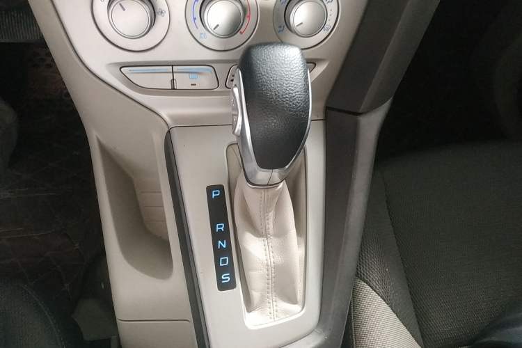 Used Ford Focus 2012 Sedan 1.6L Automatic Comfort Model Gear Lever