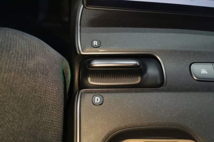 Used Nio ET5 2022 75 kWh Gear Lever