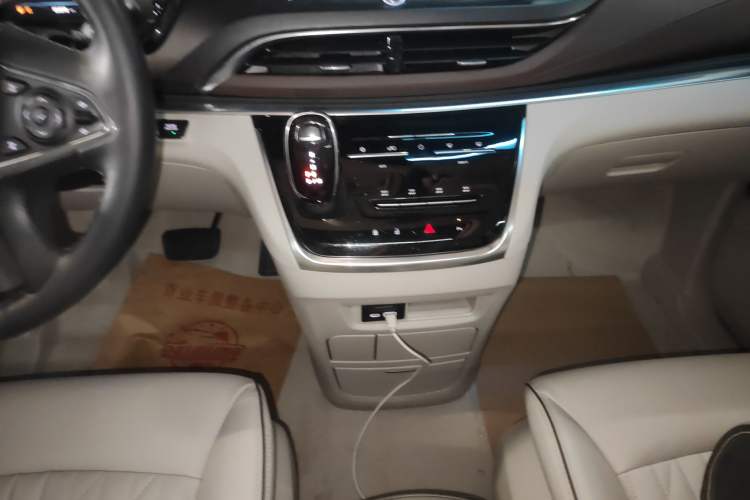 Used Buick GL8 2023 Land Executive Class 652T Luxury Model