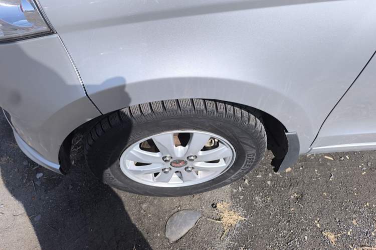 Used Wuling Hongguang 2020 1.2L S Base Model China VI LSI Left Front Wheel Hub