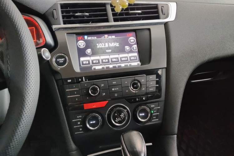 Used DS 6 2016 1.6T Luxury Edition THP160 Audio And AC Panel