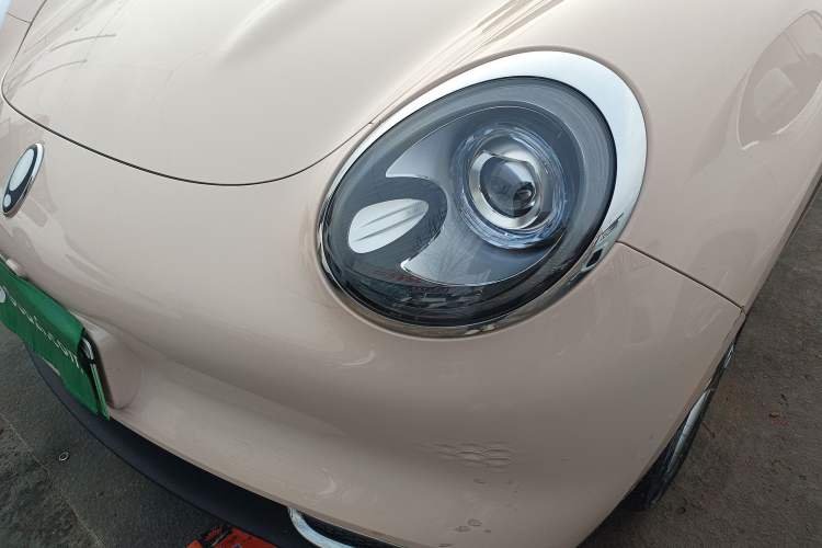 Used ORA Good Cat 2022 Morandi Edition 400km Standard Range Luxury Version Lithium-Ion Battery
