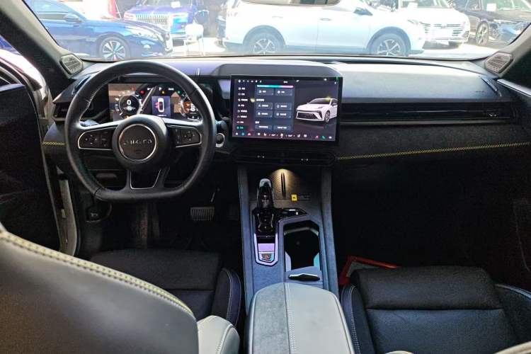 Used Lynk & Co 03 2023 1.5TD DCT JingPro
