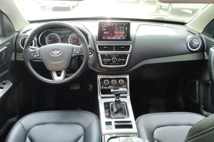 Used Bestune X40 2019 1.6L Automatic Luxury Edition China VI Center Console