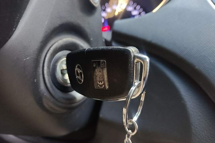 Used Hyundai Santa Fe 2013 2.4L Automatic 2WD Comfort Edition