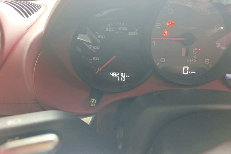 Used Porsche 718 2018 Boxster S 2.5T Odometer Close Up