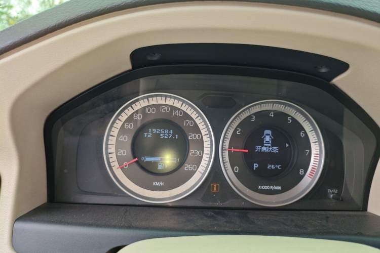 Used Volvo S80L 2011 2.0T ZhiZun Edition
