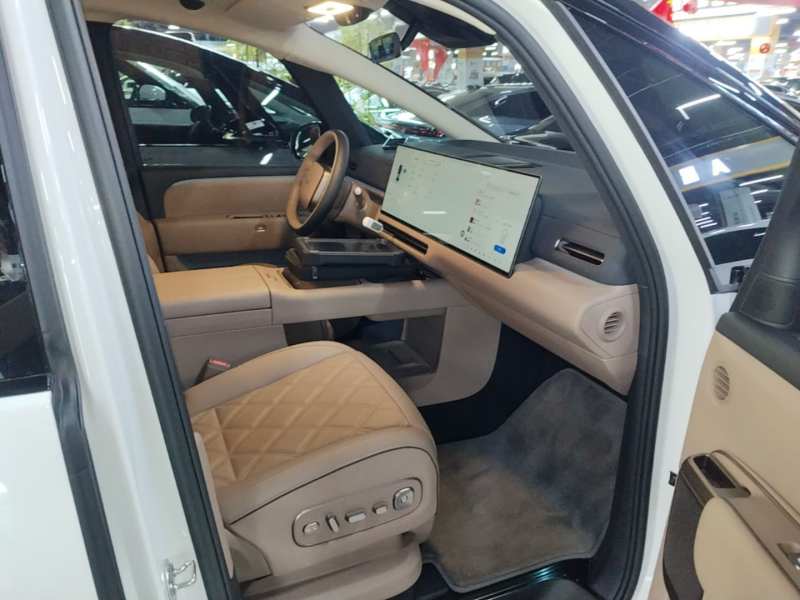 Used Li Auto MEGA 2026 Model Home — 24