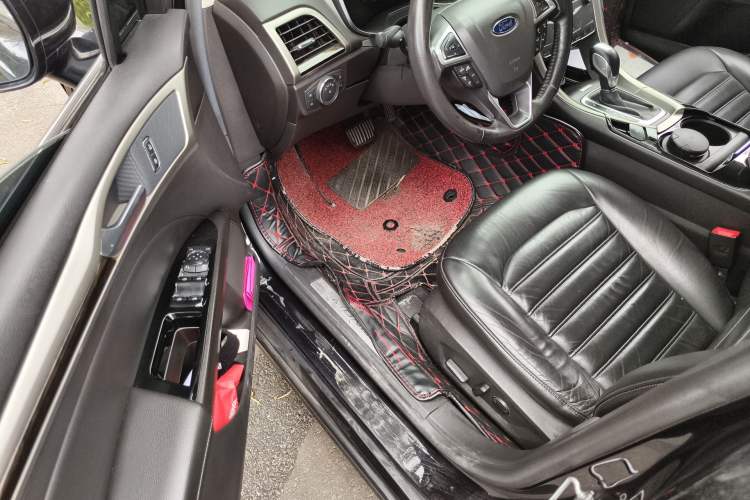 Used Ford Mondeo 2013 2.0L GTDi 200 Luxury Model
