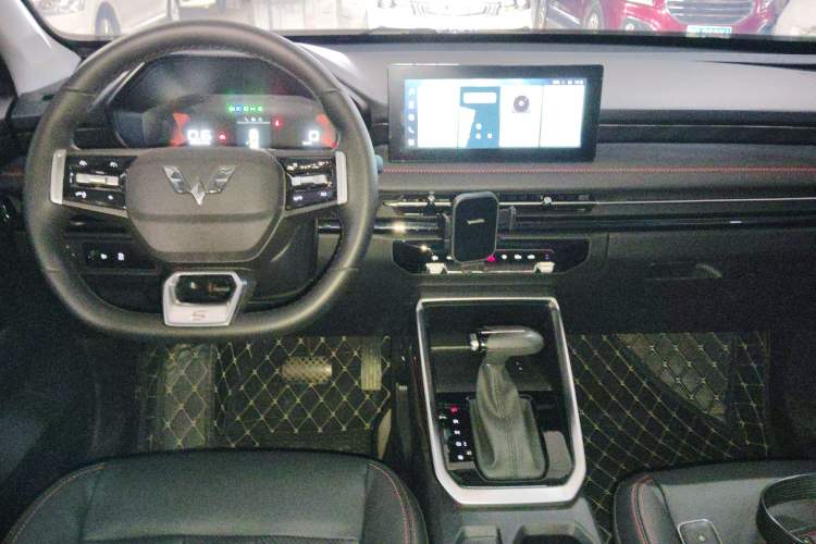 Used Wuling Alvez 2022 1.5T CVT Trendy & Cool Edition Interior 2