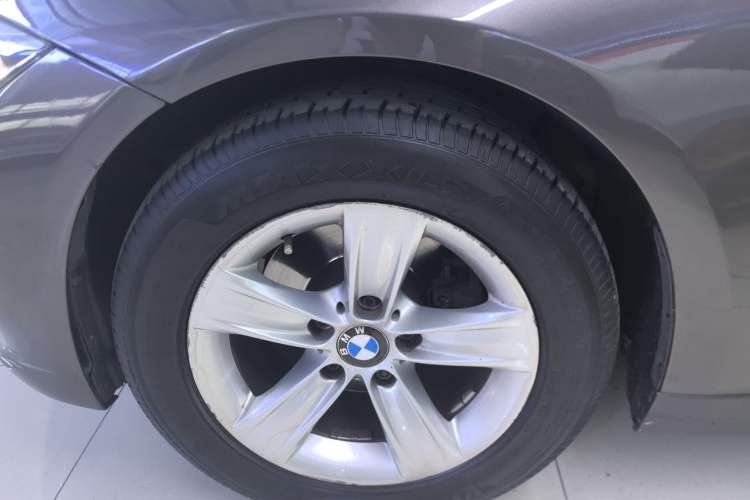 Used BMW 3 Series 2015 320i Luxury Line Stylish Edition