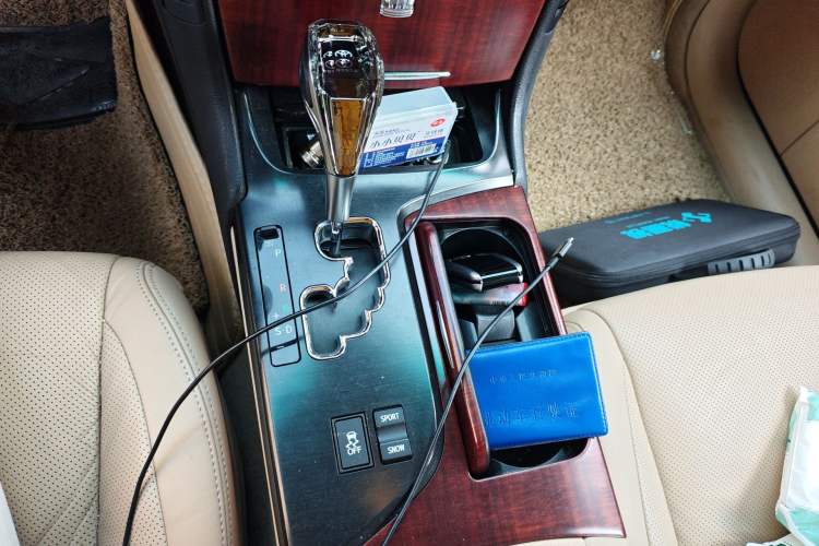 Used Toyota Crown 2010 2.5L Royal Leather Sunroof Edition
