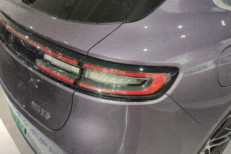 Used Hima AITO M5 2025 Extended-Range Ultra All-Wheel-Drive Version Exterior 3