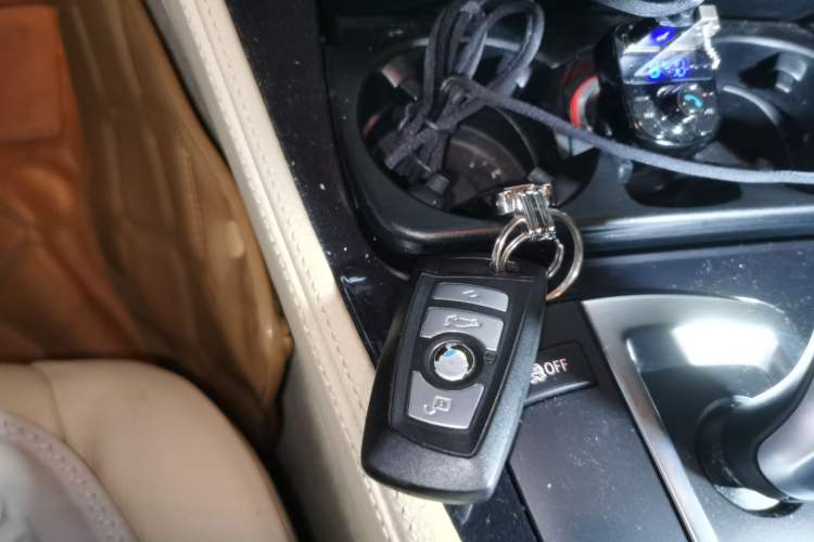 Used BMW 5 Series 2011 523Li Leading Model
