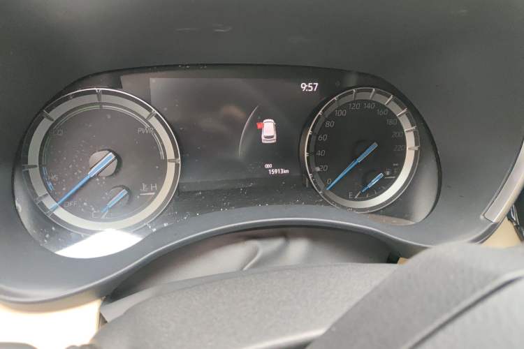 Used Toyota Highlander 2023 2.5L Smart Electric Hybrid Dual-Drive Prestige Version 7 Seats Odometer Close Up