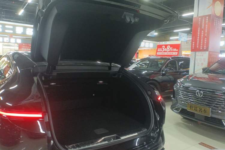 Used Avatr 12 2025 Updated Ultra All-Electric Four-Wheel Drive
