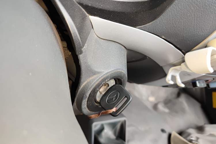 Used King Long Golden Way 2015 2.0L Entrepreneurial Version V19