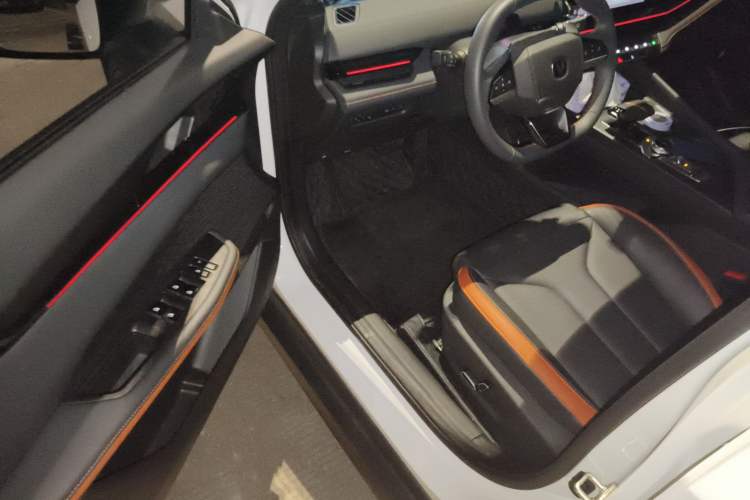 Used CHANGAN UNI-V 2023 1.5T Prestige Model Driver Seat