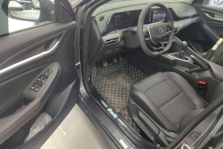 Used CHANGAN Eado 2025 PLUS 1.5L Manual Luxury Edition Driver Seat