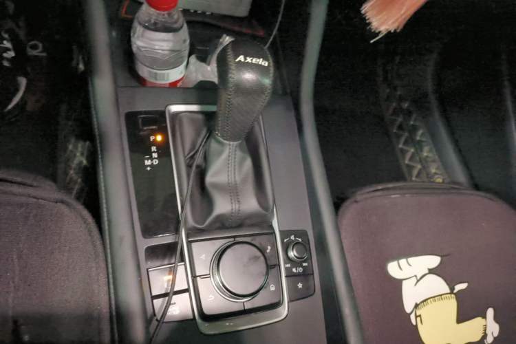 Used Mazda 3 Axela 2020 1.5L Automatic Luxury Version Gear Lever