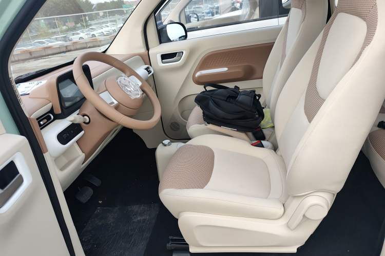 Used Wuling Hongguang MINIEV 2024 3rd Generation 215km Youth Edition