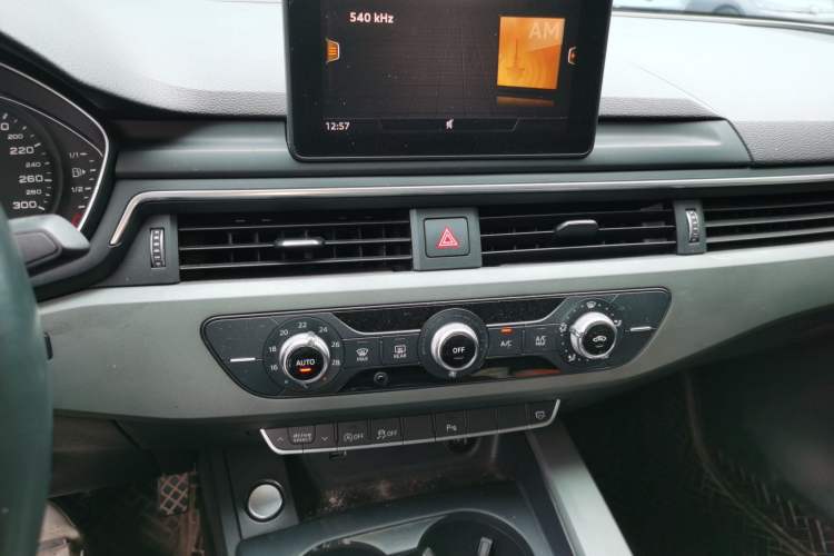 Used Audi A4L 2019 40 TFSI Ambition China VI
