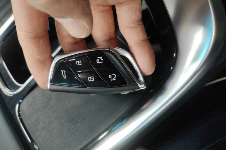 Used SAIC MAXUS G90 2022 2.0T Interstellar Flagship Edition
