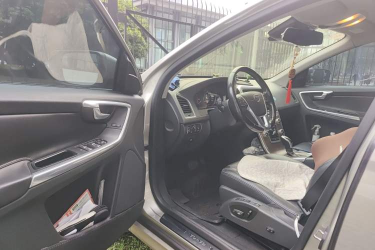 Used Volvo XC60 2016 T5 Smart Upgrade Model Driver Seat