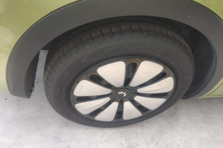 Used Wuling Bingo 2023 333 km Enjoyment Version Left Front Wheel Hub