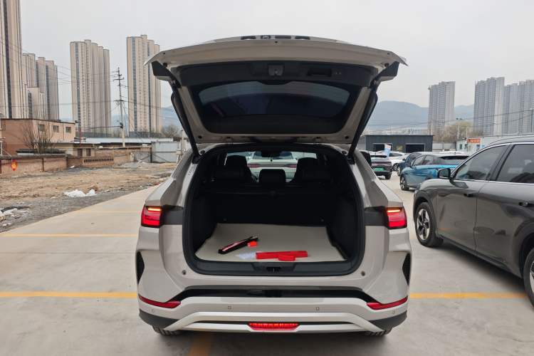 Used BYD Song PLUS New Energy 2023 Champion Edition EV 520KM Flagship Model Trunk