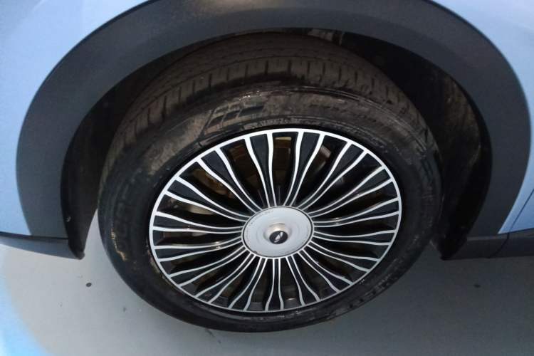 Used Fengyun T9 2024 120 Long-Range Flagship Version 7 Seats Ternary Lithium Left Front Wheel Hub